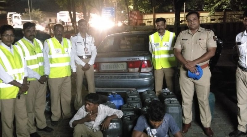 Traffic police seizure 700 to 800 liters of liquor